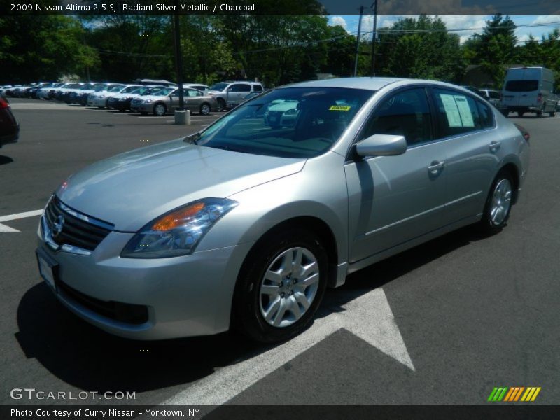 Radiant Silver Metallic / Charcoal 2009 Nissan Altima 2.5 S