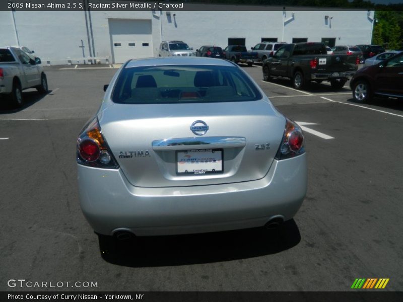 Radiant Silver Metallic / Charcoal 2009 Nissan Altima 2.5 S