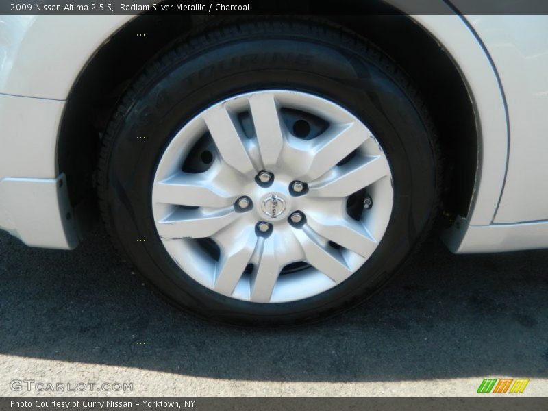 Radiant Silver Metallic / Charcoal 2009 Nissan Altima 2.5 S