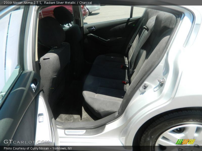 Radiant Silver Metallic / Charcoal 2009 Nissan Altima 2.5 S