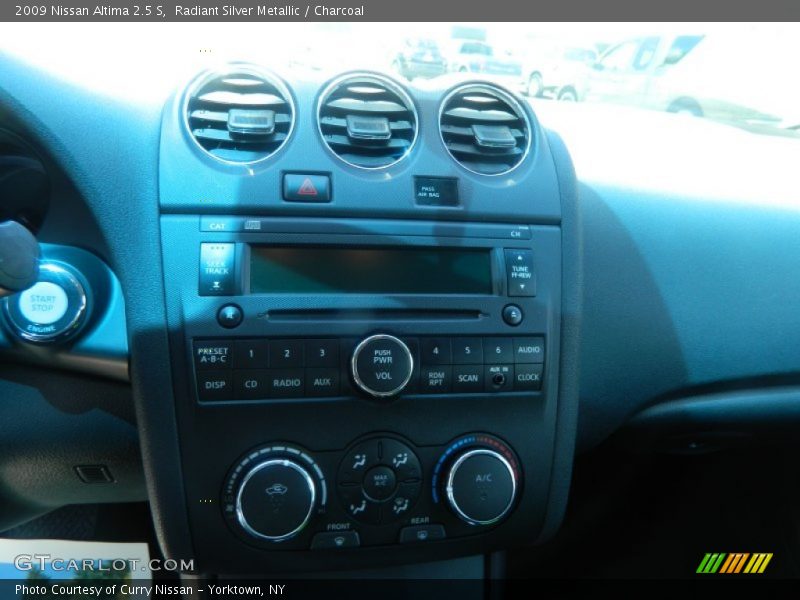 Radiant Silver Metallic / Charcoal 2009 Nissan Altima 2.5 S