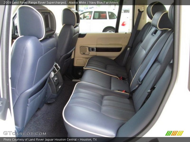Alaska White / Navy Blue/Parchment 2009 Land Rover Range Rover Supercharged