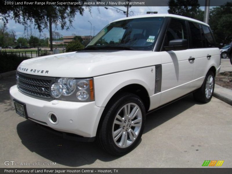 Alaska White / Navy Blue/Parchment 2009 Land Rover Range Rover Supercharged