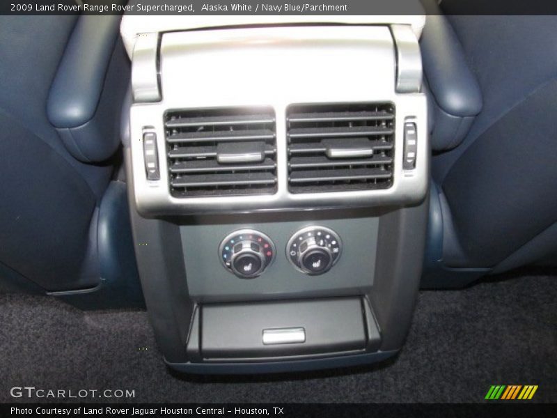 Alaska White / Navy Blue/Parchment 2009 Land Rover Range Rover Supercharged