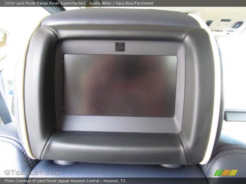 Alaska White / Navy Blue/Parchment 2009 Land Rover Range Rover Supercharged