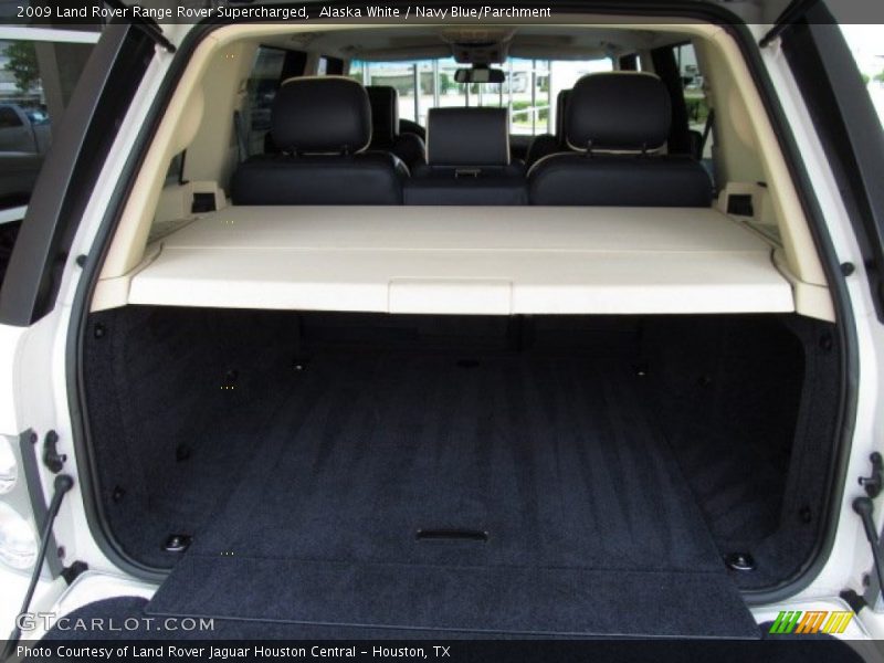 Alaska White / Navy Blue/Parchment 2009 Land Rover Range Rover Supercharged
