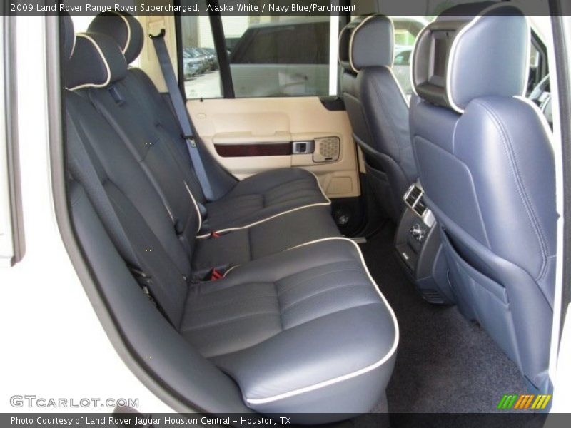 Alaska White / Navy Blue/Parchment 2009 Land Rover Range Rover Supercharged