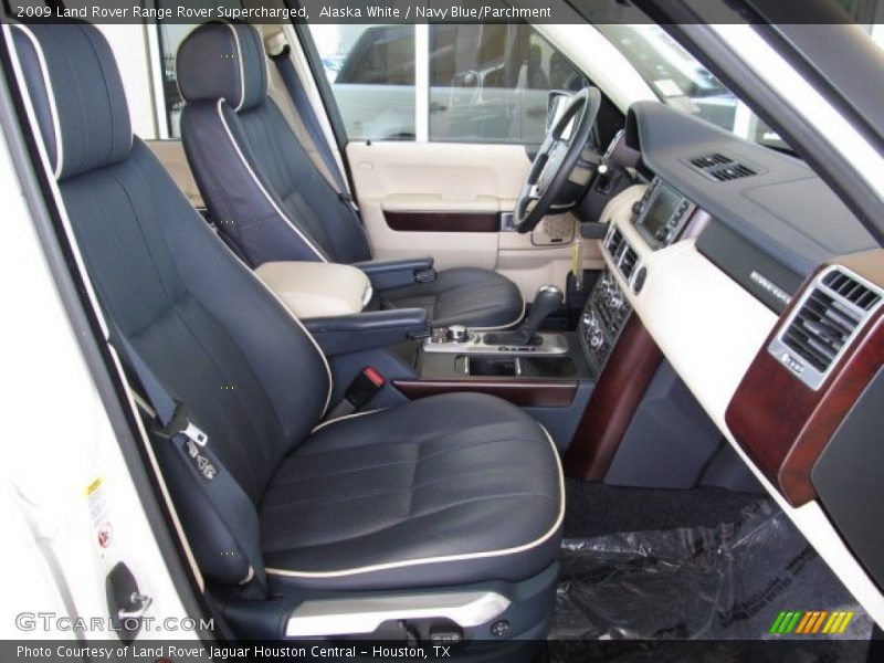 Alaska White / Navy Blue/Parchment 2009 Land Rover Range Rover Supercharged