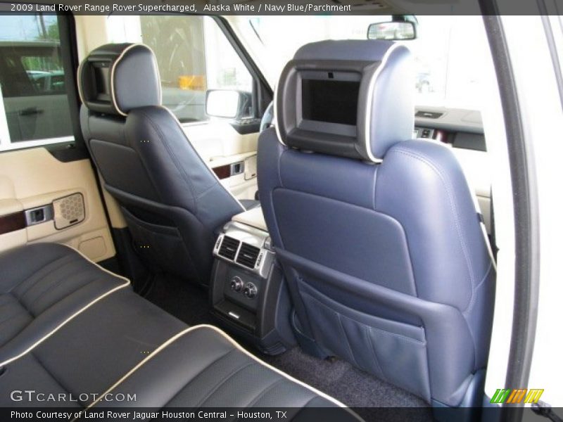 Alaska White / Navy Blue/Parchment 2009 Land Rover Range Rover Supercharged