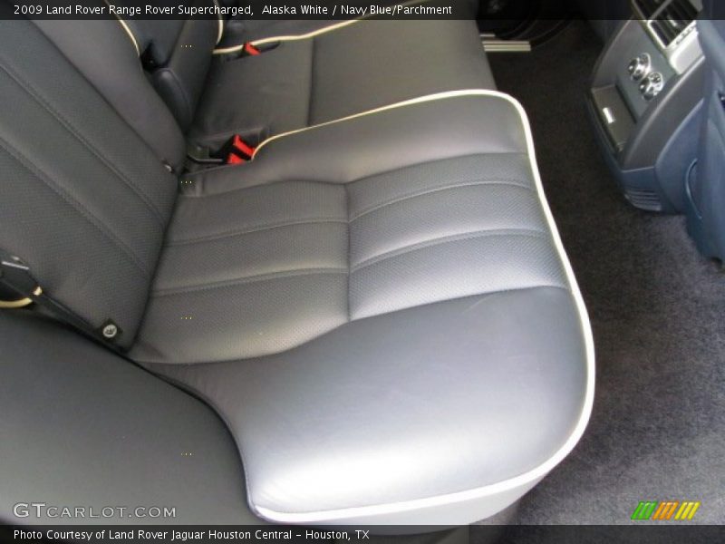 Alaska White / Navy Blue/Parchment 2009 Land Rover Range Rover Supercharged