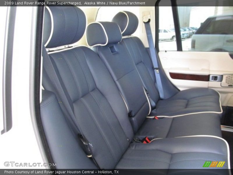 Alaska White / Navy Blue/Parchment 2009 Land Rover Range Rover Supercharged