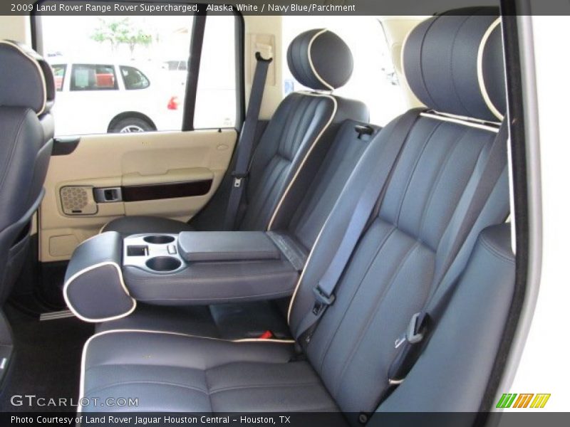 Alaska White / Navy Blue/Parchment 2009 Land Rover Range Rover Supercharged