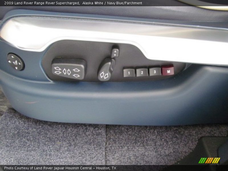 Alaska White / Navy Blue/Parchment 2009 Land Rover Range Rover Supercharged