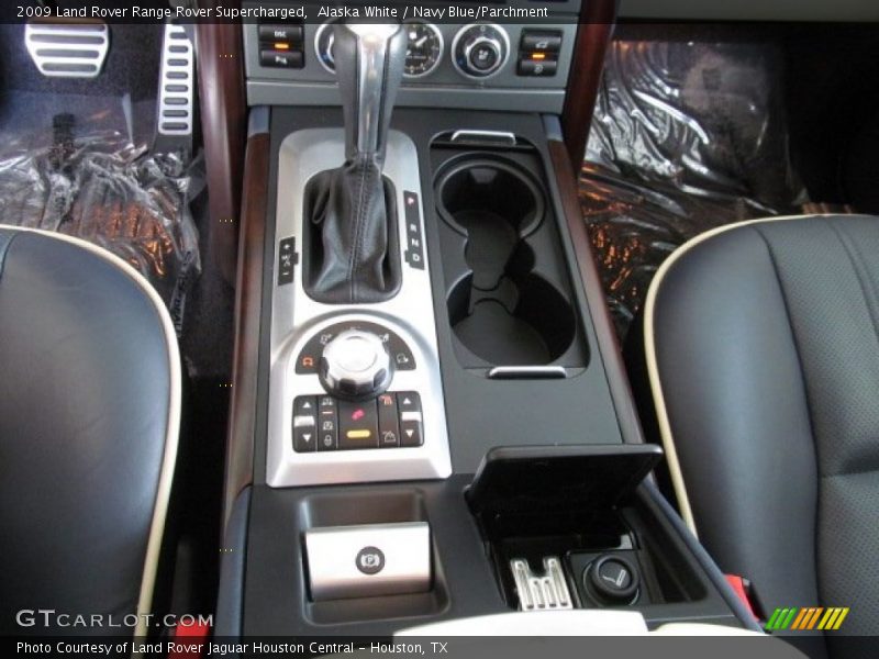 Alaska White / Navy Blue/Parchment 2009 Land Rover Range Rover Supercharged
