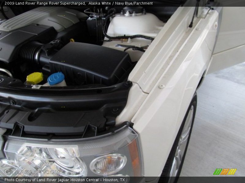 Alaska White / Navy Blue/Parchment 2009 Land Rover Range Rover Supercharged
