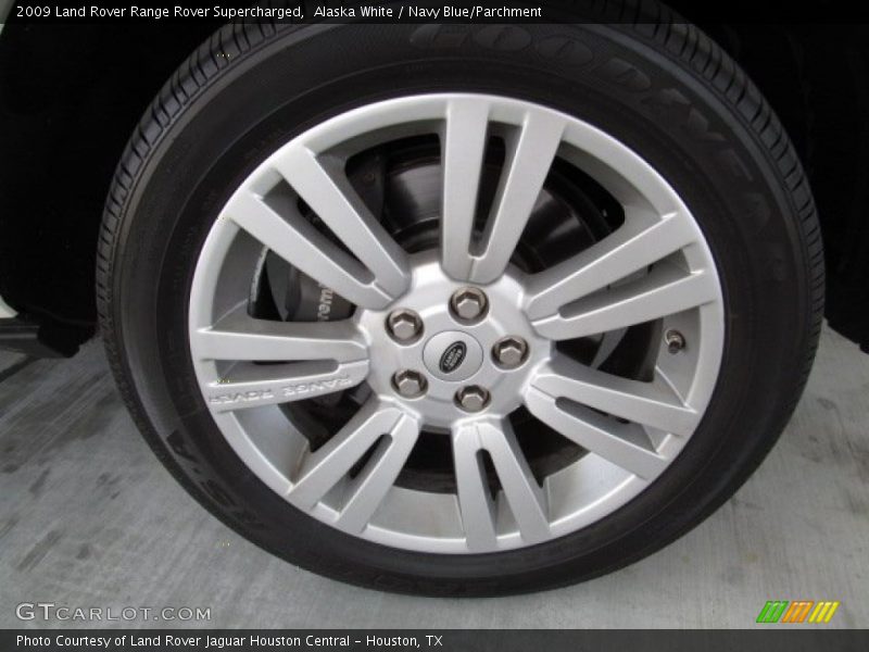 Alaska White / Navy Blue/Parchment 2009 Land Rover Range Rover Supercharged