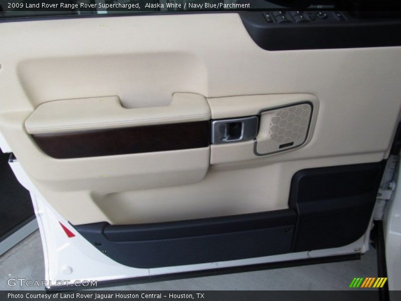 Alaska White / Navy Blue/Parchment 2009 Land Rover Range Rover Supercharged