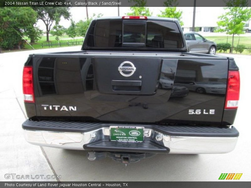 Galaxy Black / Sand/Steel 2004 Nissan Titan LE Crew Cab 4x4