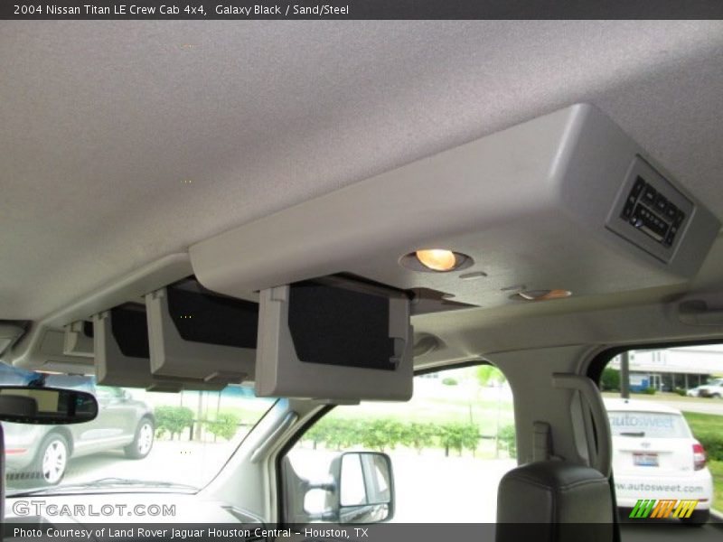 Galaxy Black / Sand/Steel 2004 Nissan Titan LE Crew Cab 4x4