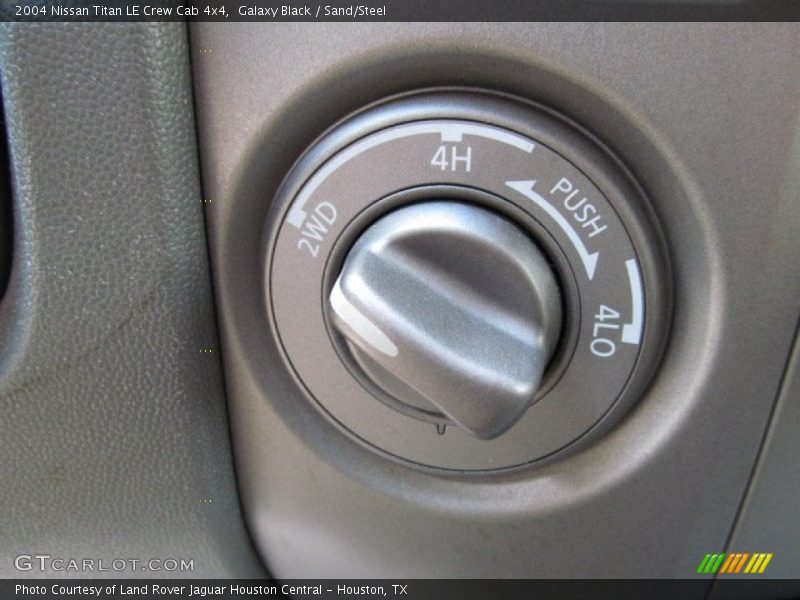 Galaxy Black / Sand/Steel 2004 Nissan Titan LE Crew Cab 4x4