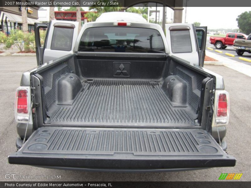  2007 Raider LS Extended Cab Trunk