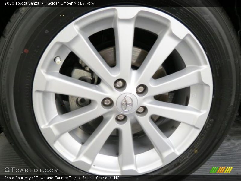 Golden Umber Mica / Ivory 2010 Toyota Venza I4