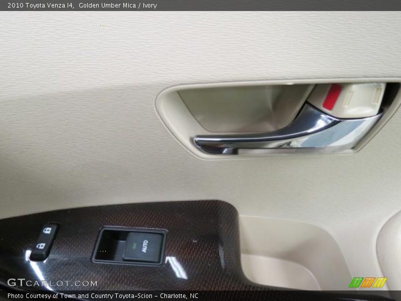 Golden Umber Mica / Ivory 2010 Toyota Venza I4