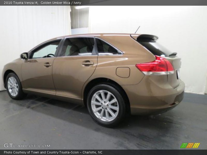 Golden Umber Mica / Ivory 2010 Toyota Venza I4
