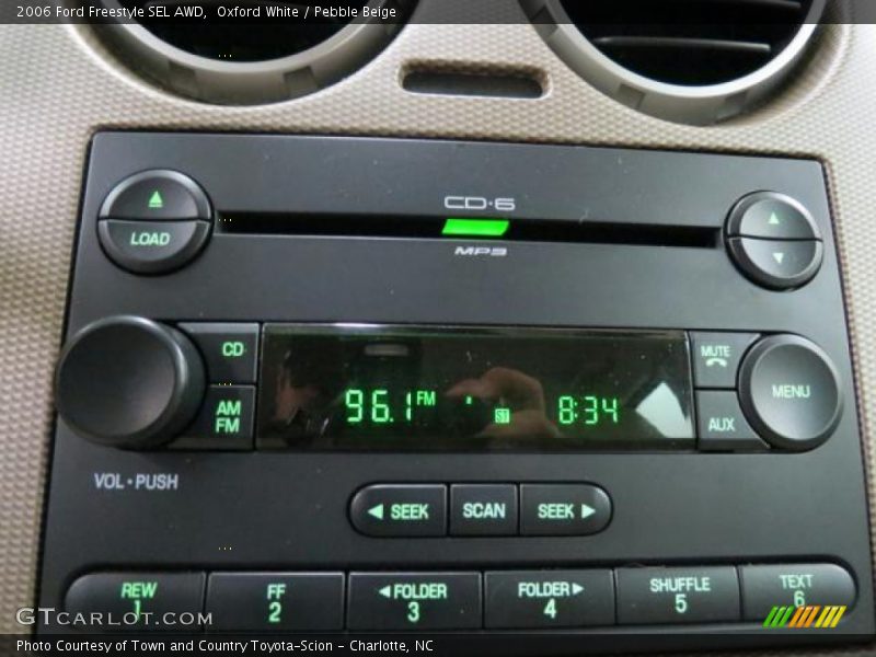 Audio System of 2006 Freestyle SEL AWD