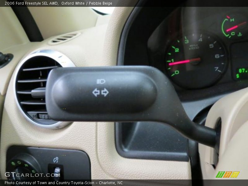 Controls of 2006 Freestyle SEL AWD