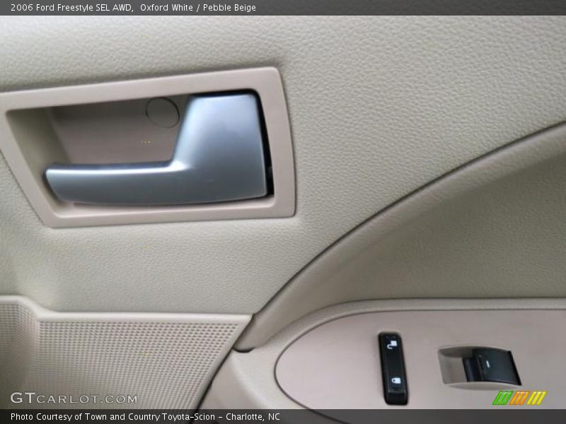 Oxford White / Pebble Beige 2006 Ford Freestyle SEL AWD