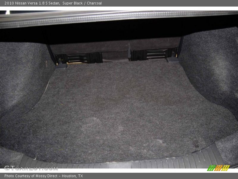 Super Black / Charcoal 2010 Nissan Versa 1.8 S Sedan