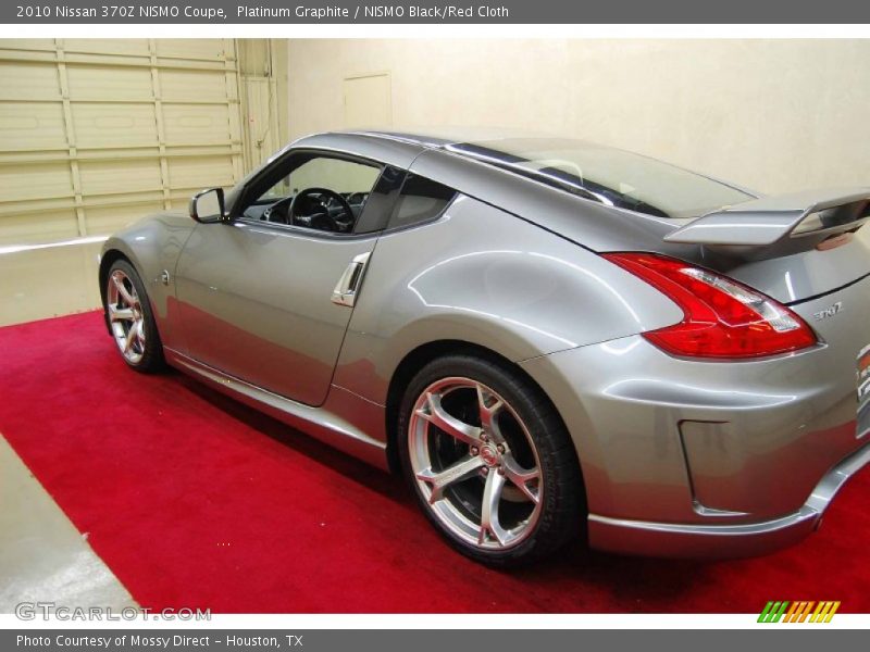 Platinum Graphite / NISMO Black/Red Cloth 2010 Nissan 370Z NISMO Coupe