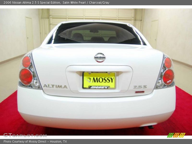 Satin White Pearl / Charcoal/Gray 2006 Nissan Altima 2.5 S Special Edition