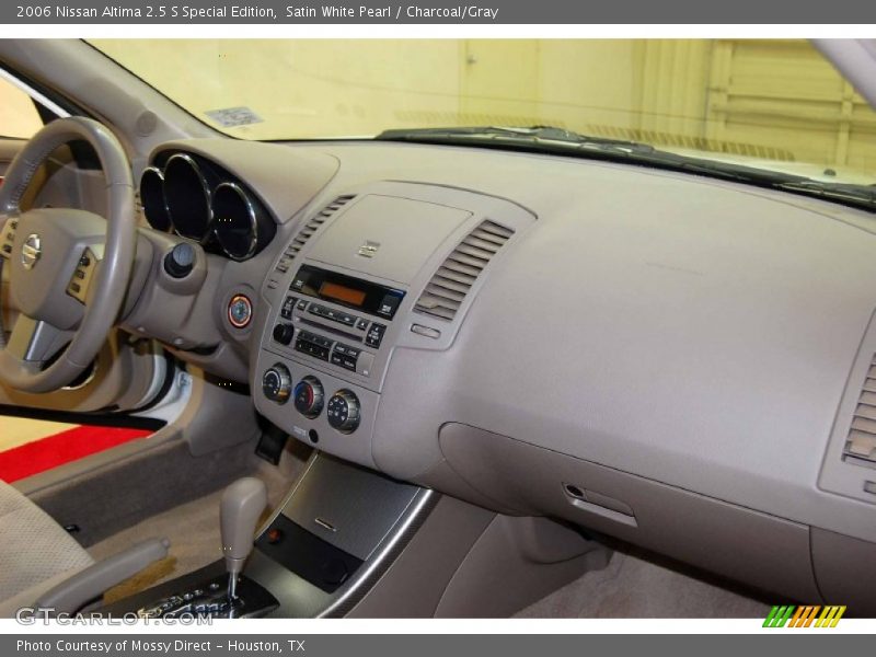 Satin White Pearl / Charcoal/Gray 2006 Nissan Altima 2.5 S Special Edition