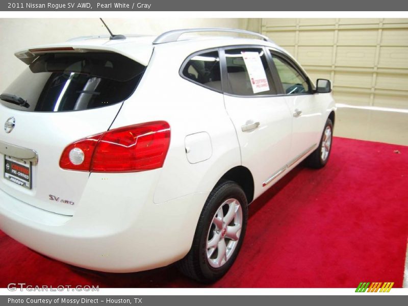 Pearl White / Gray 2011 Nissan Rogue SV AWD