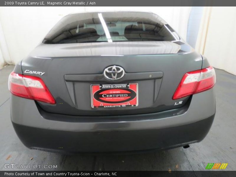 Magnetic Gray Metallic / Ash 2009 Toyota Camry LE