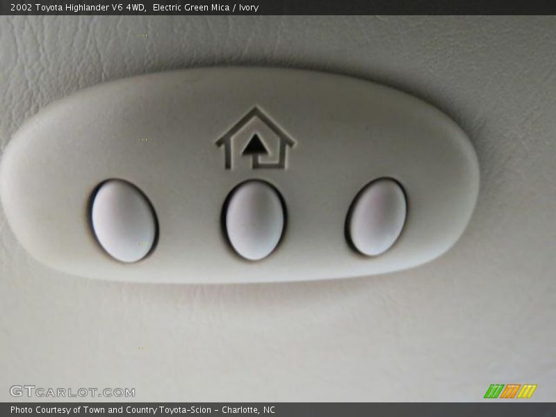 Electric Green Mica / Ivory 2002 Toyota Highlander V6 4WD