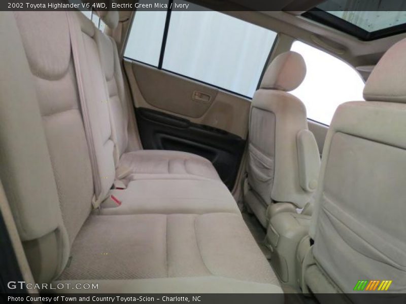 Electric Green Mica / Ivory 2002 Toyota Highlander V6 4WD