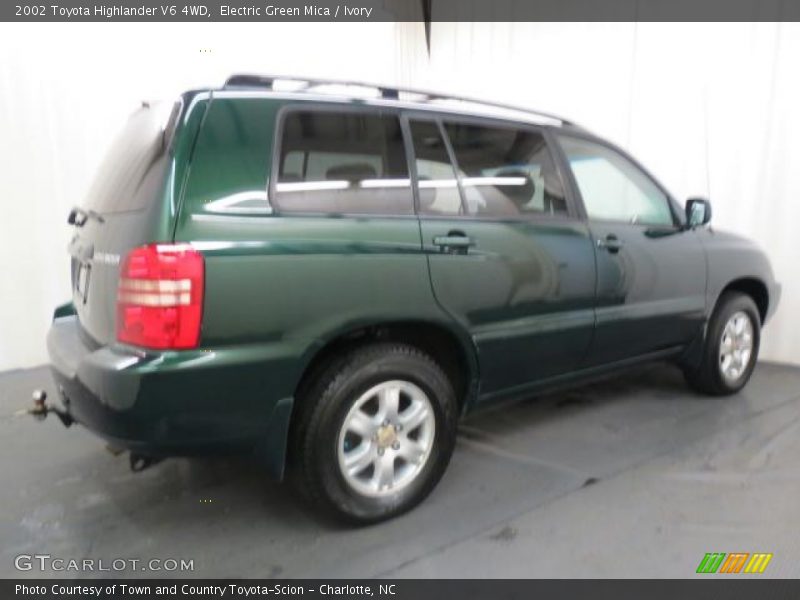 Electric Green Mica / Ivory 2002 Toyota Highlander V6 4WD