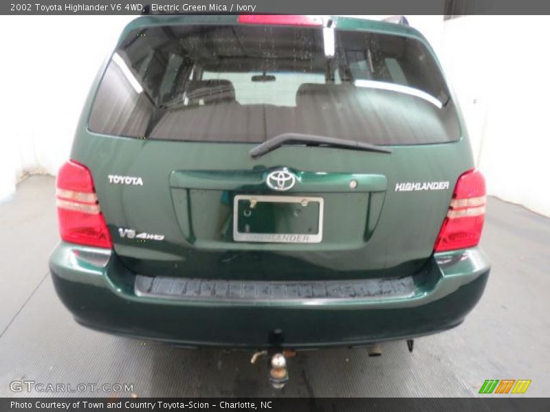 Electric Green Mica / Ivory 2002 Toyota Highlander V6 4WD