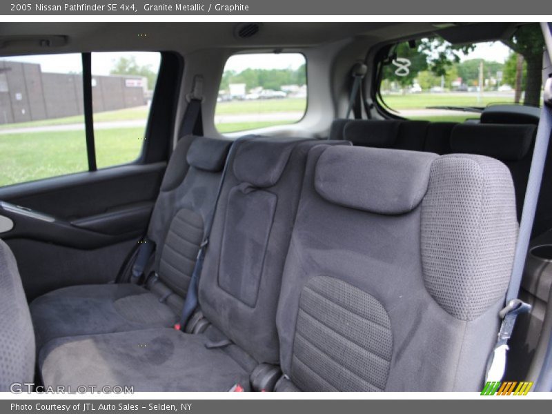 Granite Metallic / Graphite 2005 Nissan Pathfinder SE 4x4