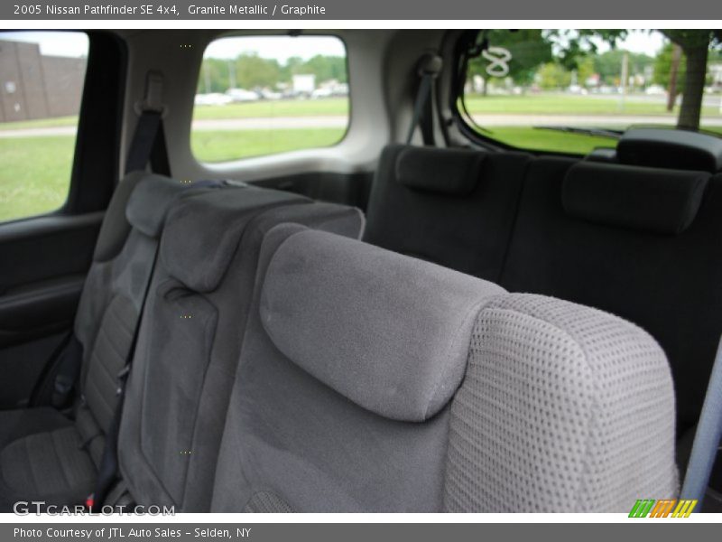 Granite Metallic / Graphite 2005 Nissan Pathfinder SE 4x4