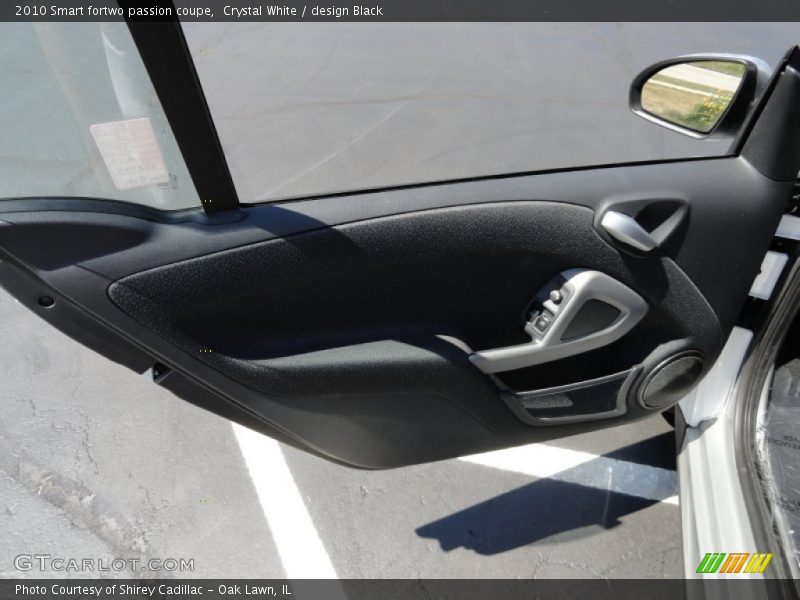 Crystal White / design Black 2010 Smart fortwo passion coupe