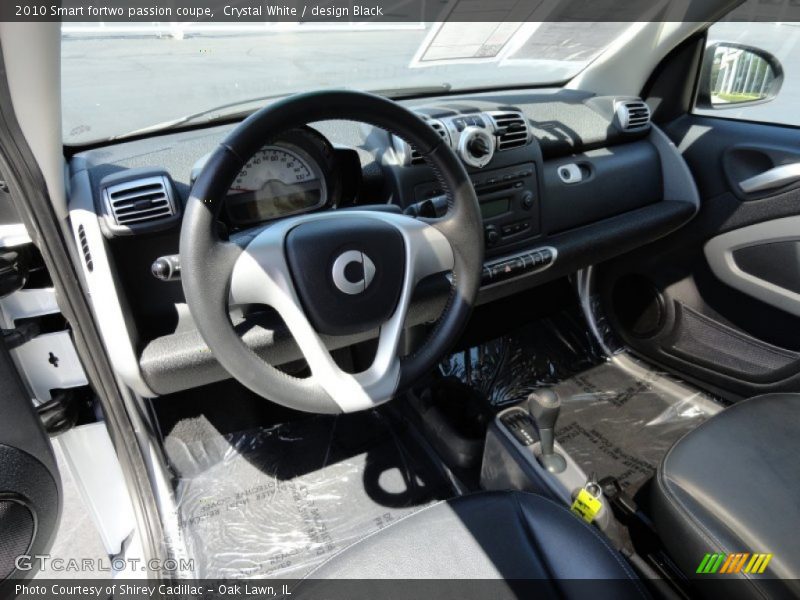 Crystal White / design Black 2010 Smart fortwo passion coupe
