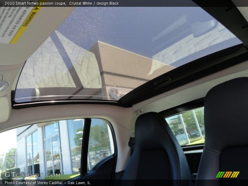 Crystal White / design Black 2010 Smart fortwo passion coupe