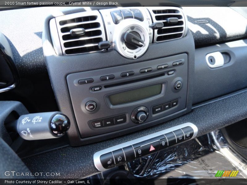 Controls of 2010 fortwo passion coupe
