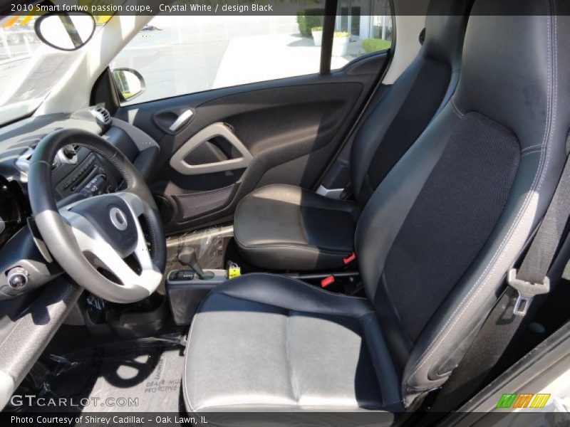 Crystal White / design Black 2010 Smart fortwo passion coupe