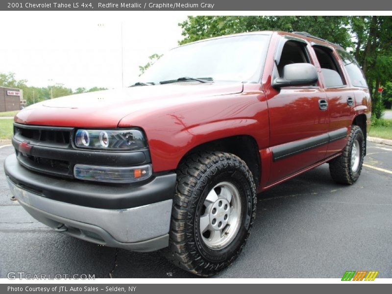 Front 3/4 View of 2001 Tahoe LS 4x4