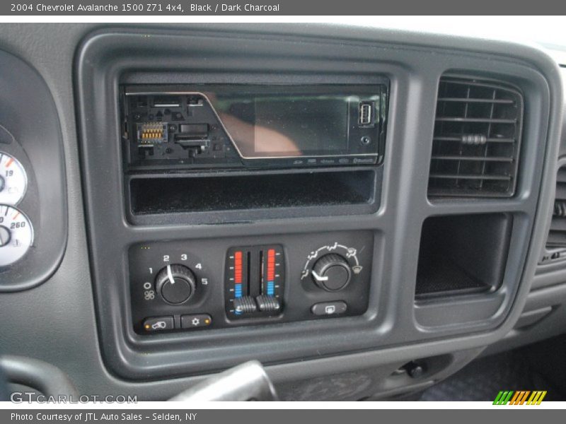 Black / Dark Charcoal 2004 Chevrolet Avalanche 1500 Z71 4x4